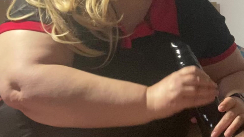 Daddykane: Britse blonde milf wordt wild met enorme grote zwarte lul....