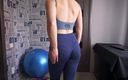 Teasecombo 4K: Fit MILF Showing off Her Tight Ass in Leggings