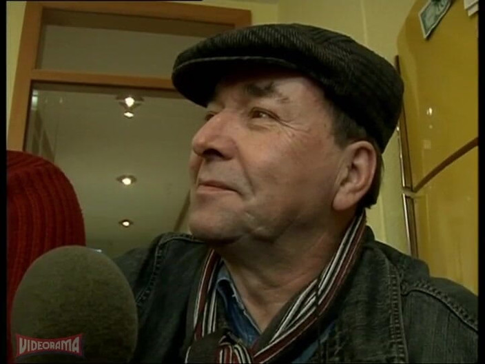 Videorama: Cuplu tocilar care face sex în fața camerei