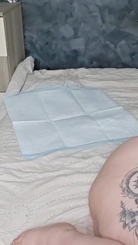 Buttplug en meerdere spuiten voor papa