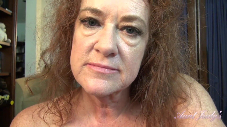Aunt Judy's: Auntjudys - azgın olgun üvey teyzen Bayan Ginger seni mastürbasyon yaparken yakalıyor (pov)