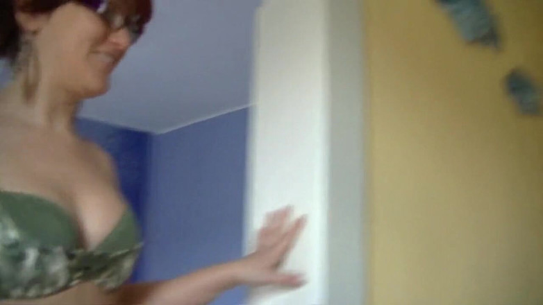 Popp Sylvie: Cum swallow in a hotel