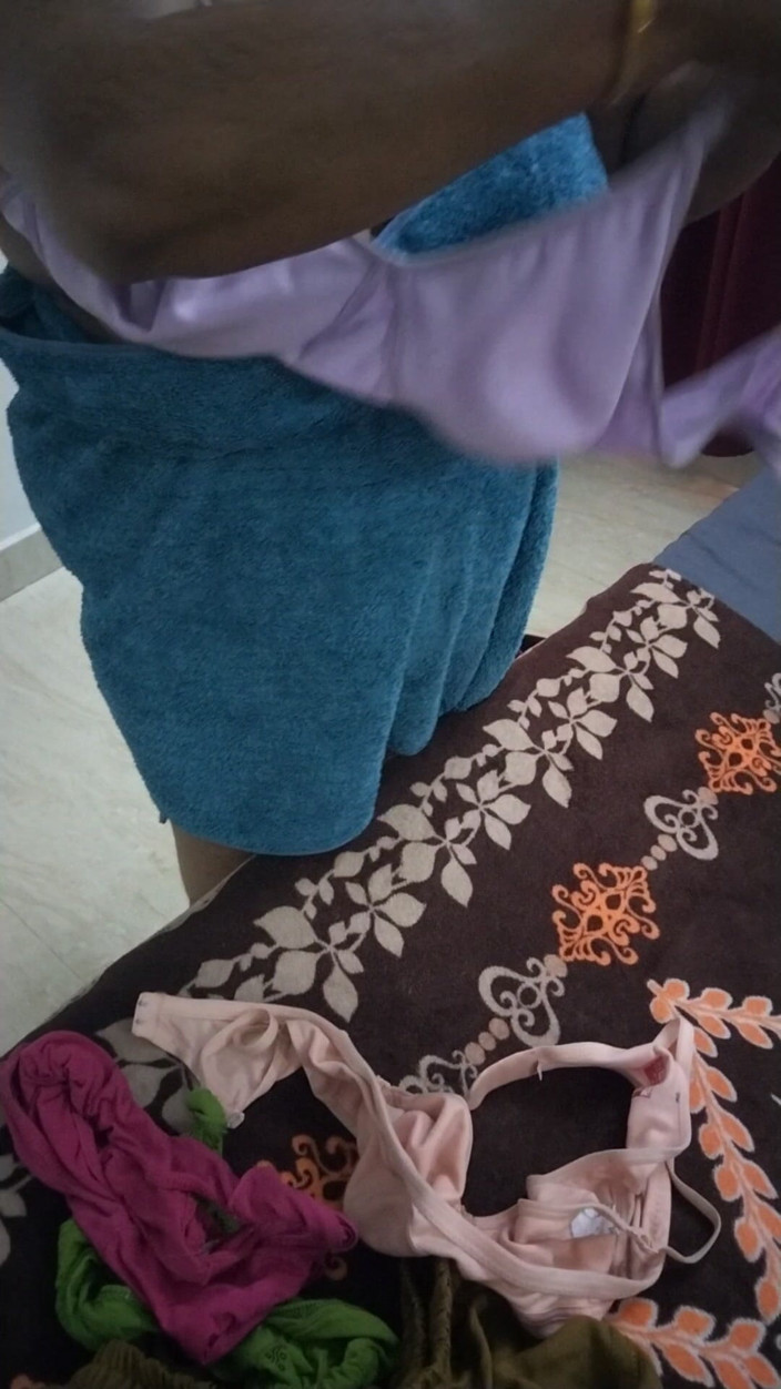 Benita sweety: Hot Dress Wearing After Bath