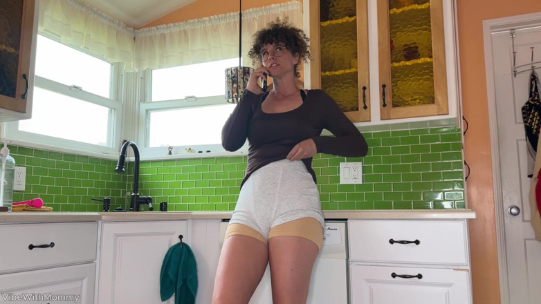 VibeWithMommy: Hotwife cuckold awak di muka