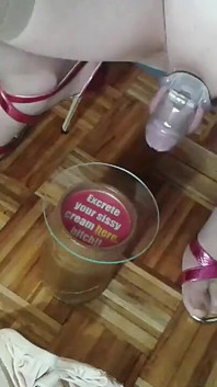 Banci dalam kesucian memerah prostatnya dan mengumpul air mani