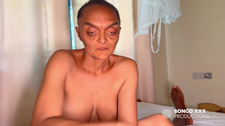 BongoXXX: Den här gamla kvinnans röv kan verkligen ta en kuk