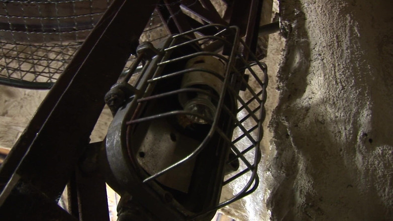 Bareback Boy Bangers Orange Media: 独占ビデオベアバック:ホットな労働者は、働く代わりに三人組を持つことに決める