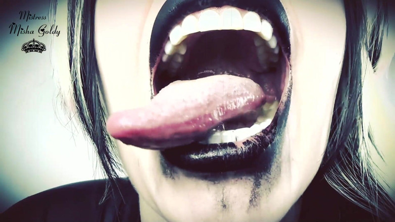 Goddess Misha Goldy: Succubus sikiştikten sonra seni yalayacak!