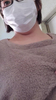 기혼 여성이 야외 자위에 흥분하다