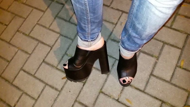 Heelex: Sexy Mules
