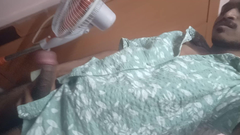 Suhas: Нюхання нижньої білизни та камшот