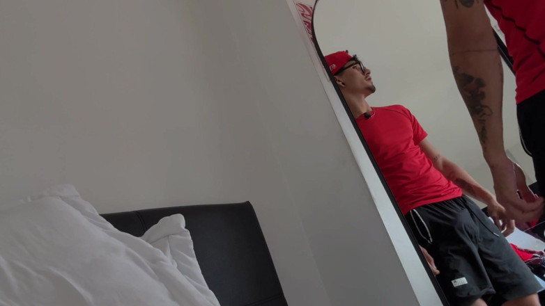 Andcristiann: Straight Snižuje žaluzie, protože jeho soused ho vidí masturbovat