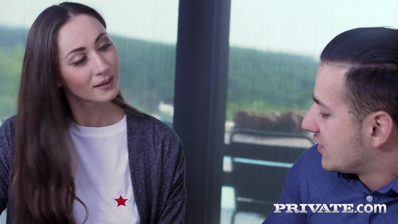 Private.com: Aruna Aghora uczy się francuskiego ze swoim gorącym nauczycielem Anthonym...