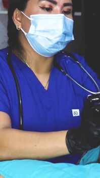 Dominazione femminile MEDICO CBT dall'infermiera DominaFire 2/2