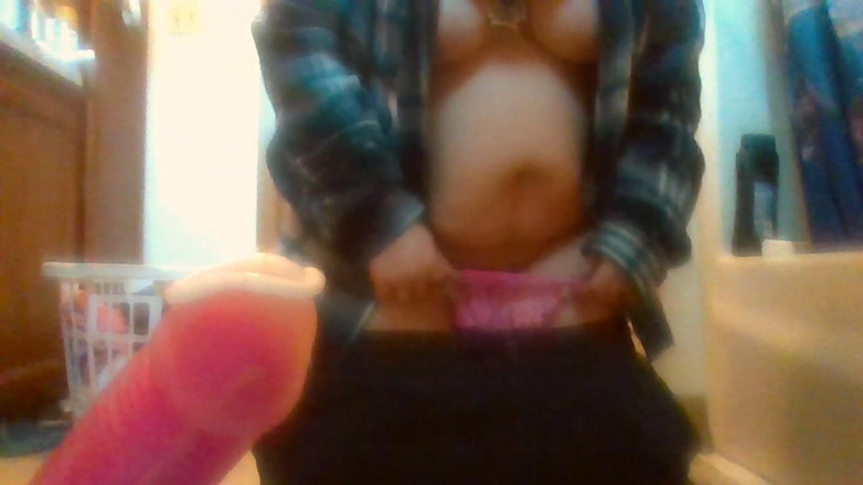 krazykristin: Woman Touching Herself Are U Horny yet