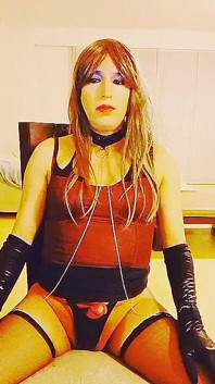 Tammysissy se masturbează și ejaculează