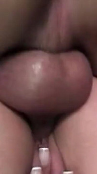 Blond milf uczy się jeździć grubym kutasem w stajni