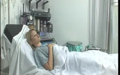 Câu chuyện bác sĩ phụ khoa nóng bỏng