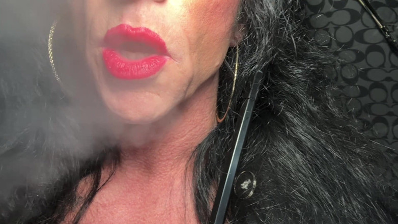 Kandylegsxxx: Ciagrette rossetto bollente che fuma