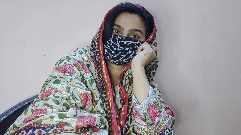 Faryal: Bari Baji Ne Di Chote Bhai Apni Chut-clear hindi Konversation