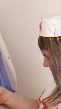 Natalie la enfermera traviesa