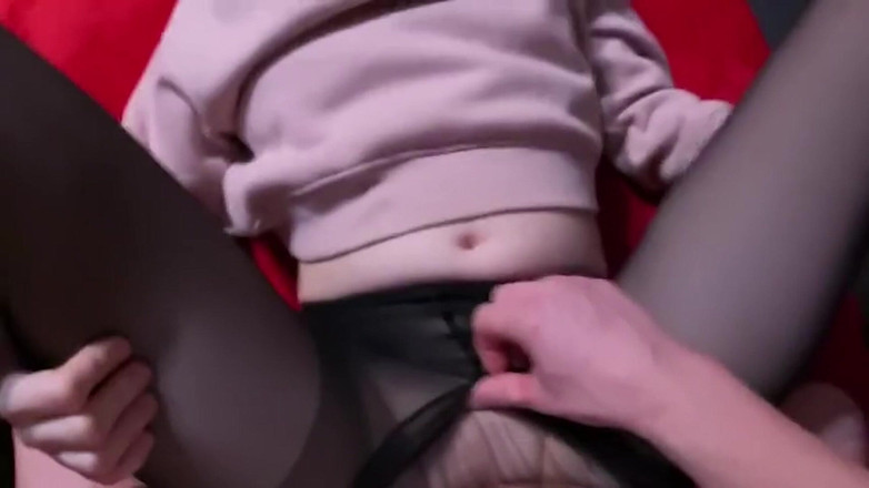 NicoleAndAlex: 派对后操了我的继兄弟