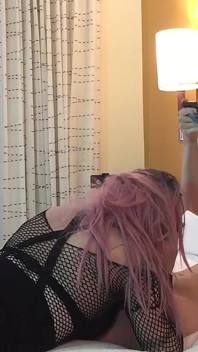 Goth Crossdresser Jade Madison लंड चूस रही है
