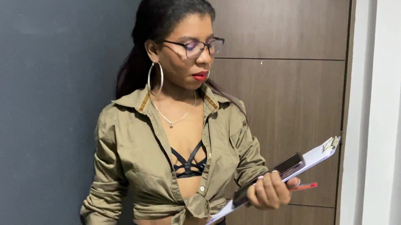 ivonnejones: Pov - sekretaris seksi yang sensual menggoda teman bosnya sendiri - ivonne...