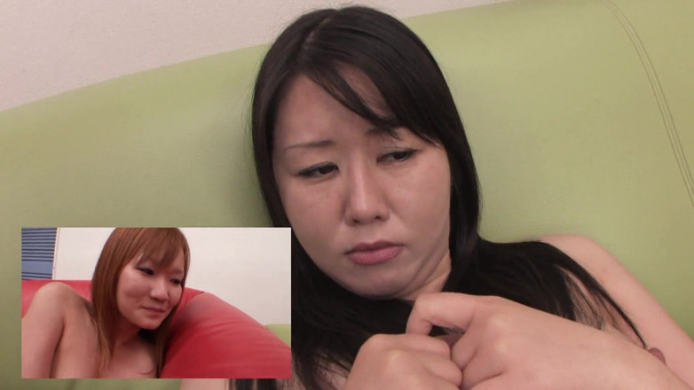 Slamming Asian Orgies: Horny Japanese MILFs groan while kinky dudes smell their twats