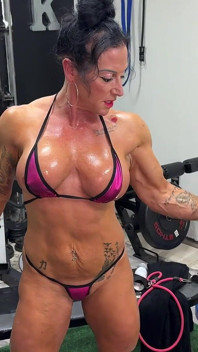 Double biceps, Pec rebondit, Kandys la plus musclée, fantasme de muscle ultime, coaching masturbatoire