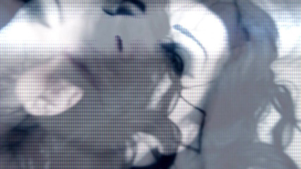 Monde Francais: 来自法国的纹身 bbae 在她的阴户上射了大量精液