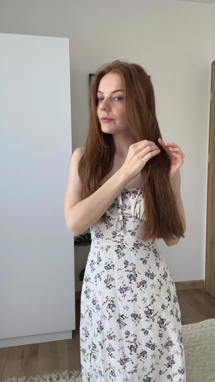 LadyInBad: At kuyruklu utangaç kızıl saçlı kız büyük göğüslerini gösterebilmen için...