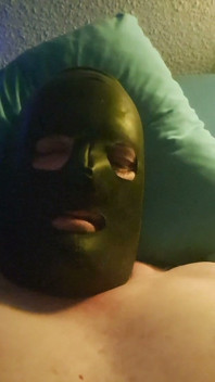 Latexová Sissy Je Zpět