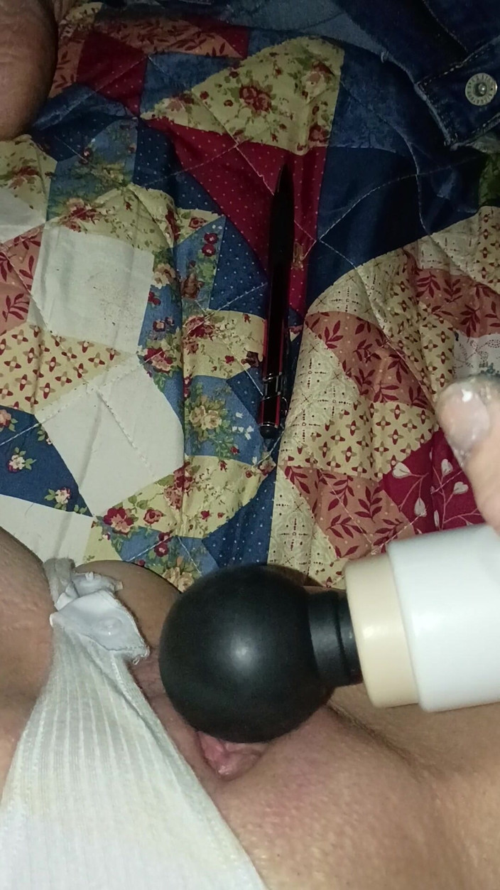 Longtoes45: 身体西装手淫