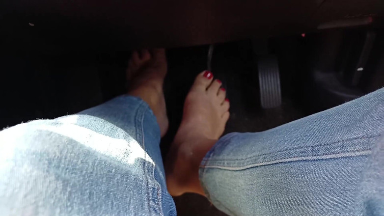 Kinky Lyrical: Op blote voeten rijden compilatievideo