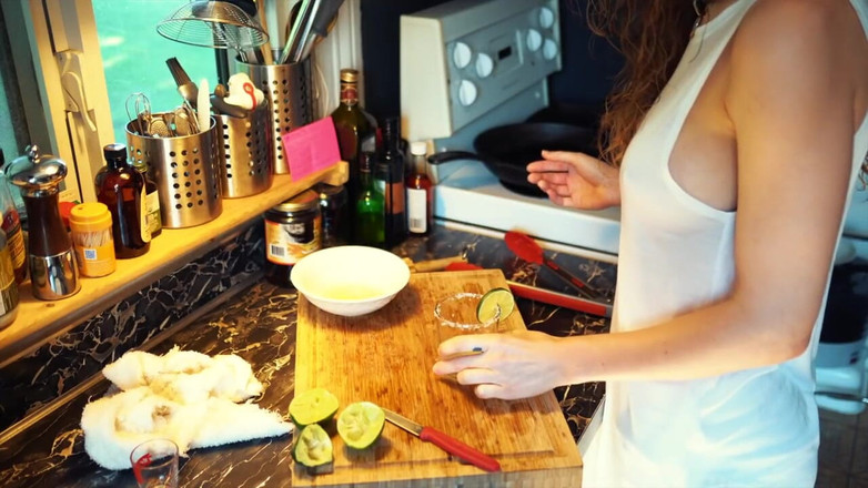 Piper Blush: Lemon Juice Vs. Lemon Squeezer