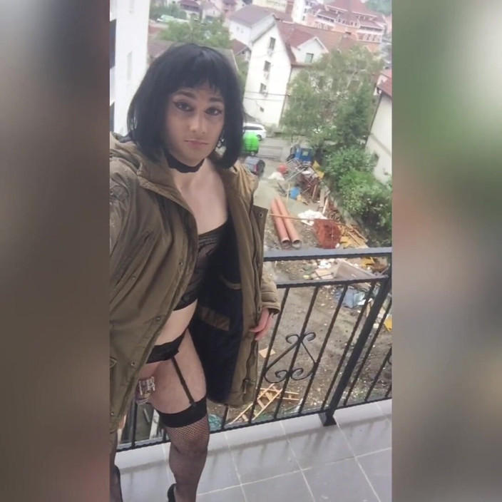 Sissyvalerie69: Almost Caught by a Neighbor