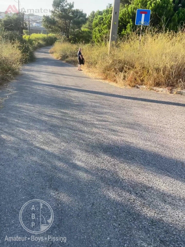 AmateurBoysPissing: Boy Followed His Straight Friend Who Went for a Pee