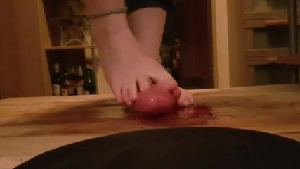 ironball1983: Pov - calpestare a piedi nudi - dopo essere stato trattato con...