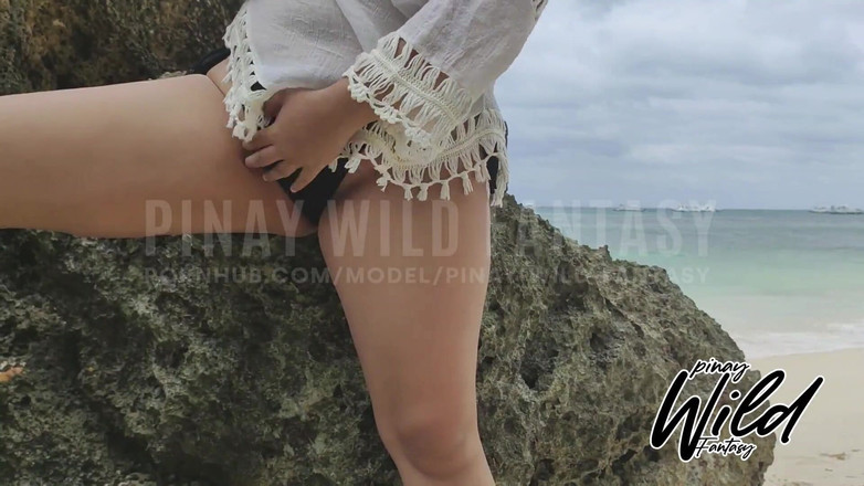 PinayWildHotCouple: 야외에서 자위하고 보라카이 섬에서 딜도로 노는 발정난 Pinay 마누라, Pinay Viral 2021