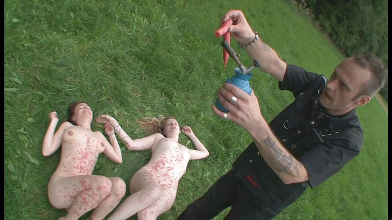 Absolute BDSM films - The original: Parkta aşağılama