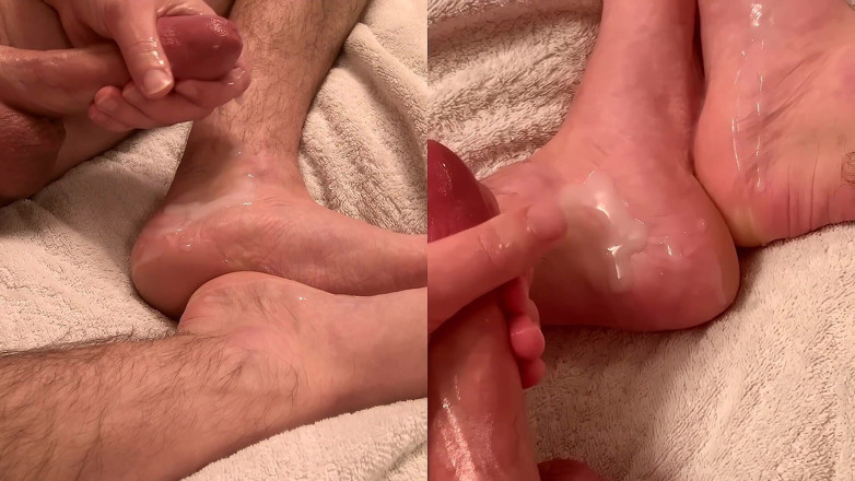 NakedFoxx: Döl sıçramış ayaklarıma tap