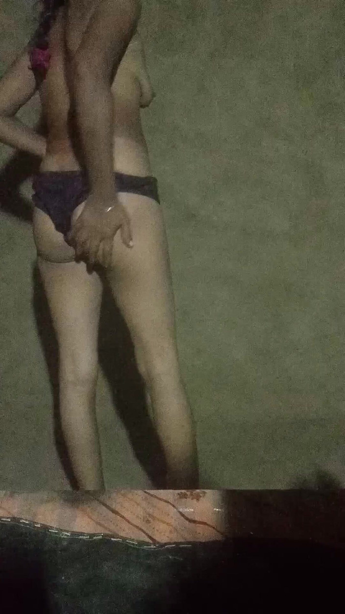 Asmita_bhil: 漂亮的嫂子在晚上用手指做爱