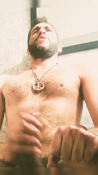 Casth Xavier: Man hairy masturbate