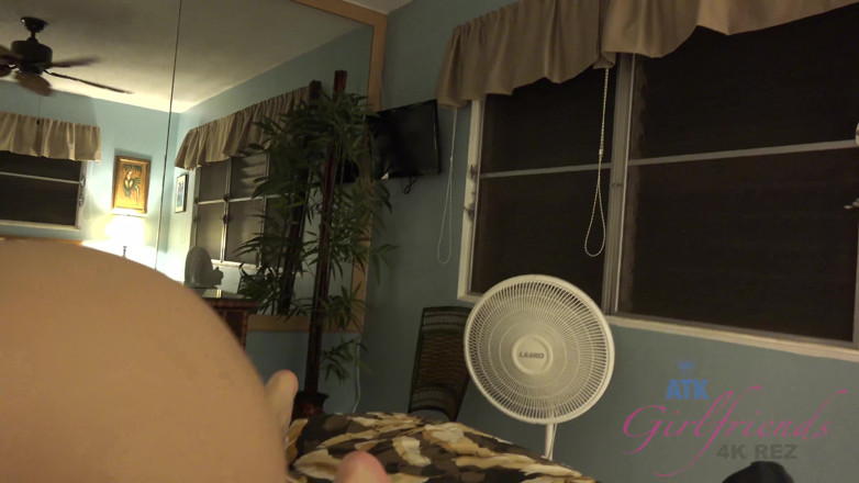 ATK Fans (Girlfriends): Vacanță virtuală În Hawaii cu Karly Baker 2/9