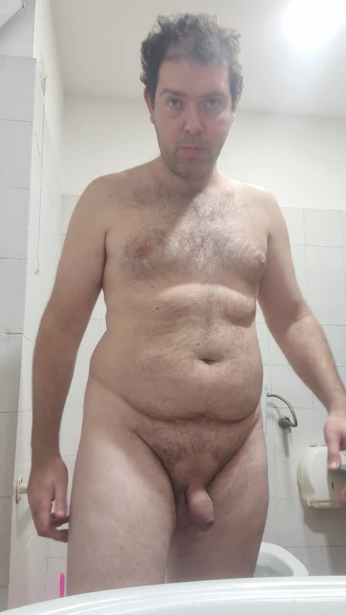 Mirko2589: Ich bin ganz nackt im badezimmer