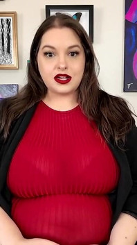 Chefe esmaga você com beijos de batom e bunda grande