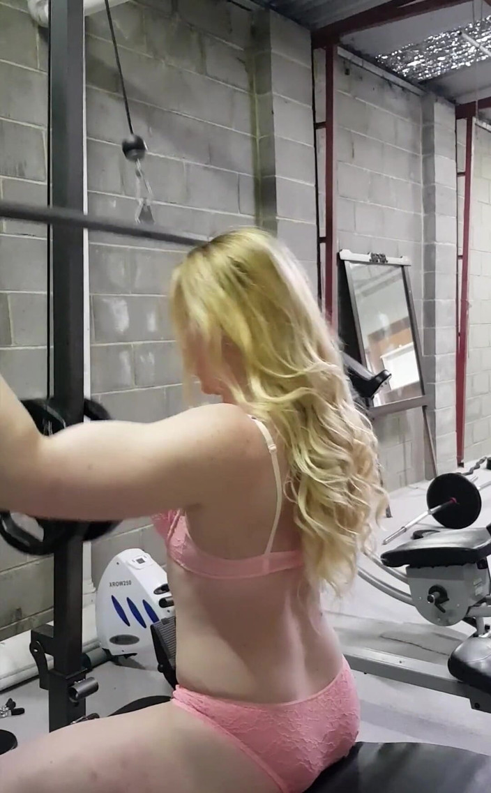 Michellexm: Entrenamiento en lencería 1