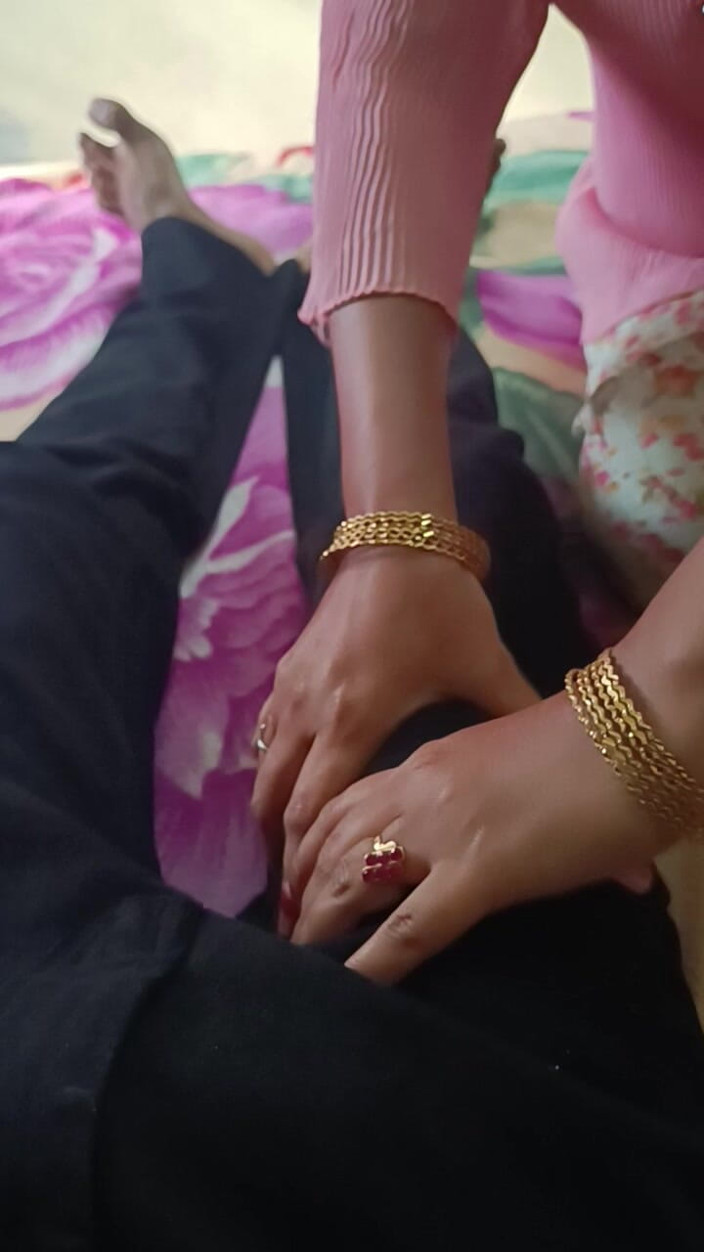 Decent couples: Sekretne chwile z pokojówką z pełnym romansem z pięknym telugu...