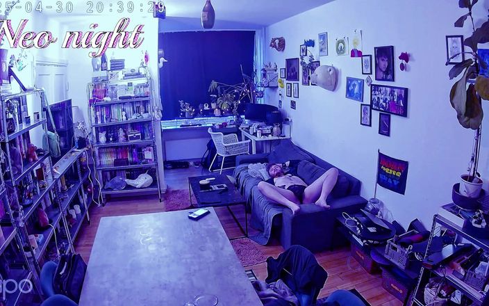 Neo Night Time: Trans muž masturbace